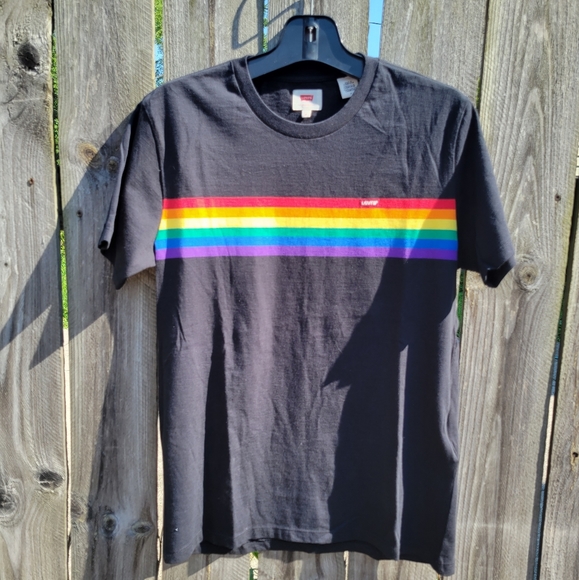 Levi's Other - Levi's rainbow t-shirt vintage graphics in great shape size medium